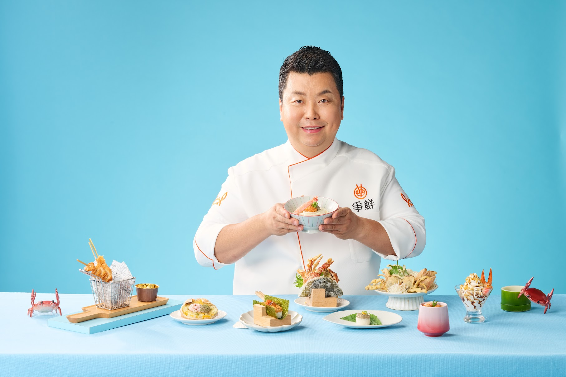 爭鮮秋蟹季9/22開吃！《黑白大廚》鄭鎬泳聯名17款新品　蟹肉烏龍麵、蟹鉗霜淇淋40元起